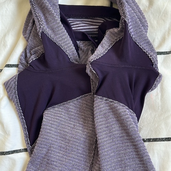 Lululemon Thick Long Sleeve Shirt With reflectors On Sleeve - Picture 14 of 14